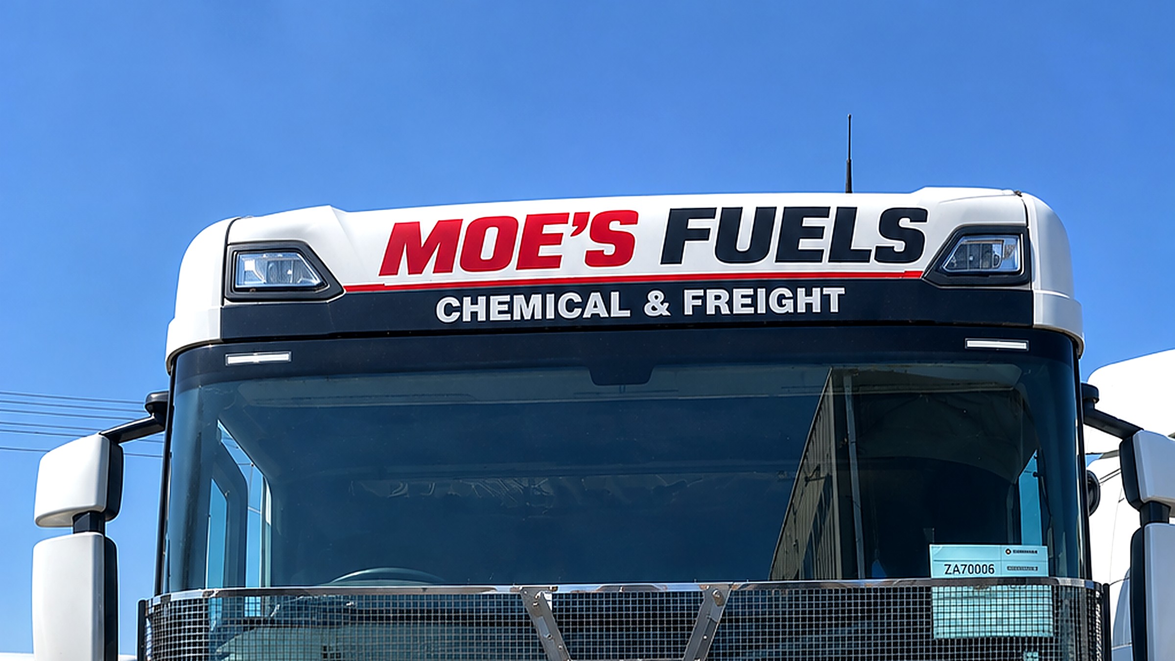 A Jehiels Logistics tractor unit under the Moe's Fuels — Chemical & Freight livery